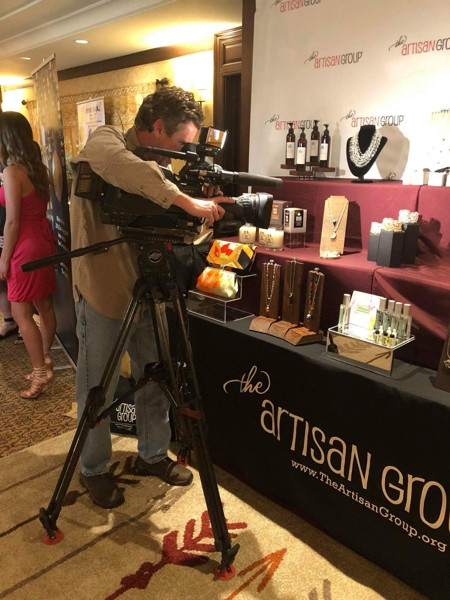 Mixify Beauty and The Artisan Group highlighted on HLN-CNN at GBK Golden Globes Celebrity Gifting Suite