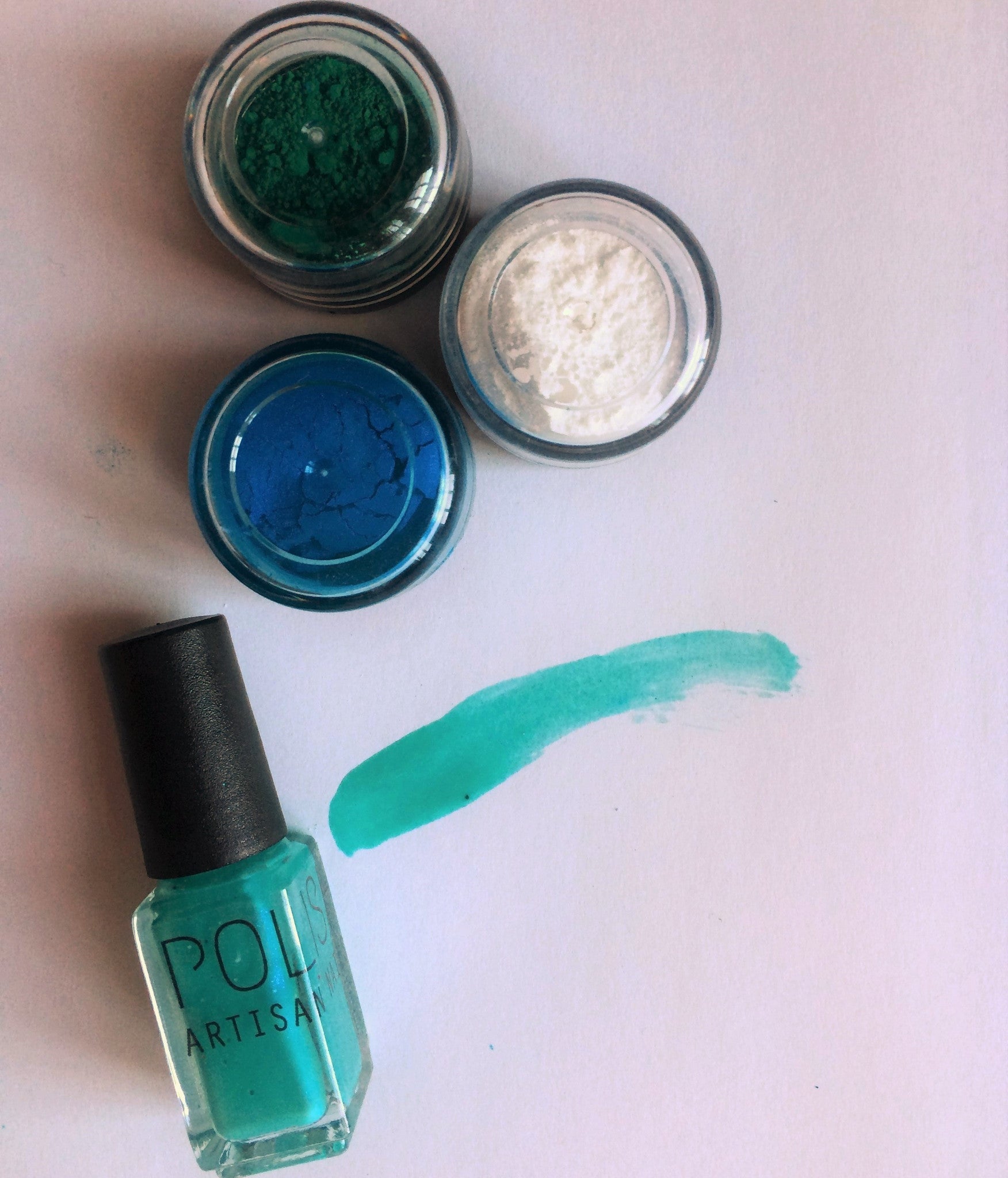 How to make the perfect turquoise nail polish color